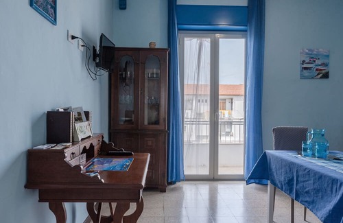 Porto Empedocle Apartment | Holiday Home 'Nautilus' with Sea View, Wi-Fi and Air Conditioning