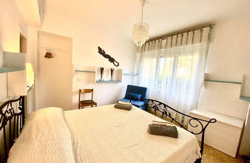 Marina di Castagneto Carducci House | Holiday Home 'Appartamento 1 - Villa Lidia' with Private Pool, Wi-Fi and Air Conditioning