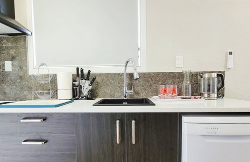 Stanmore Bay Villa | The Gulf Red Vacation Home, Clean 2-bedroom