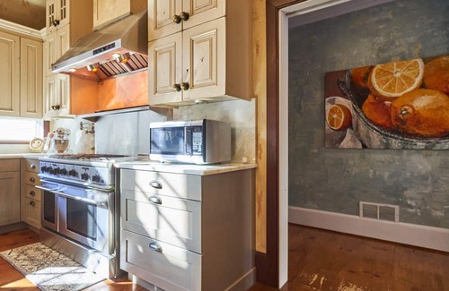 Canton House | Riverview 7.5K sqft Modernized Secluded Historical Family Retreat Home