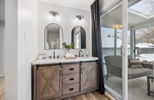 Argyll House | Creekside Bungalow