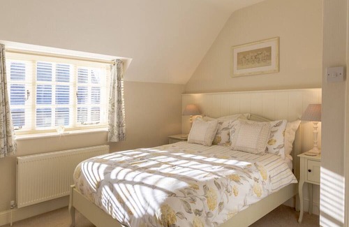 Bourton House | Jasmine Cottage - 2 Bedroom in Heart of Bourton!