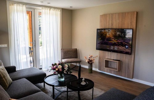 Municipality of Ede House | The pleasant Forest Villas are suitable for up to eight persons and have four bedrooms with en-suite bathrooms including a toilet and one separate toilet. The rooms are divided over two floors.