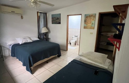 Santa Cruz Other | Spacious rustic lakefront house overlooking Maderas volcano