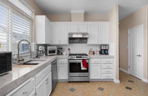 Greenacres House | Serene Haven Retreat on Bichester Ct #41913