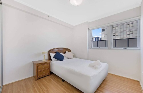Burwood Apartment | sky view 2B1B@burwood