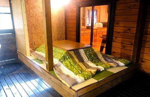 Kofu-cho RV Rental | Corner log cottage 11 people Wooden deck with / Maniwa City Okayama