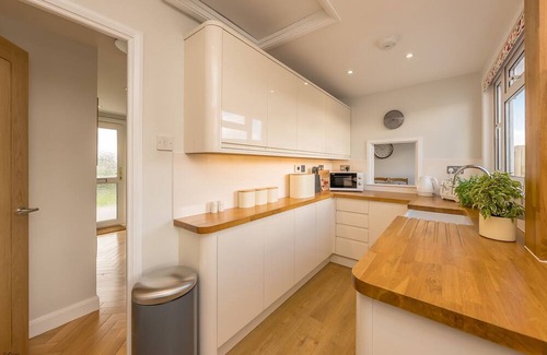 Llandanwg Cottage | Holiday Cottage Near Beautiful Llandanwg Beach | Swyn-Y-Don