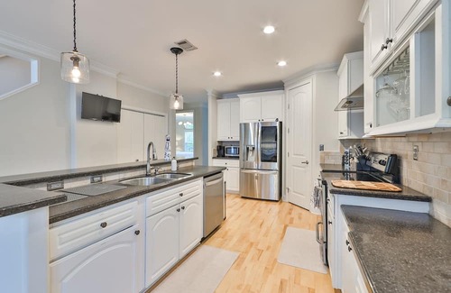 United Central House | HAS POWER: Large home with saltwater pool, hot tub, outdoor games