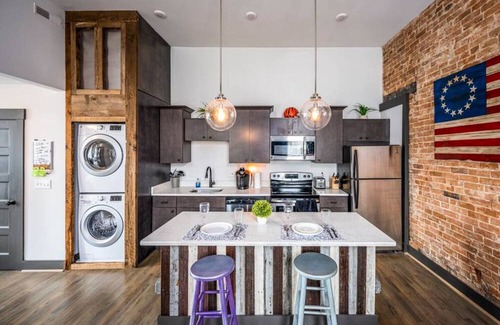 Over-the-Rhine Apartment | Luxury OTR Condo CLEAN, CABLE, WIFI, LOCATION!