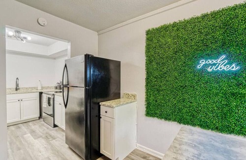 Sun Bay South Apartment | South Tampa Peaceful Get Away