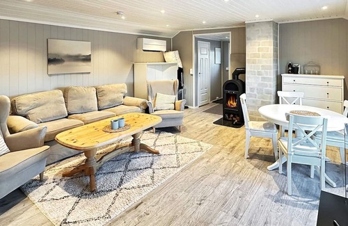 Evje House | 6 person holiday home in Hornnes