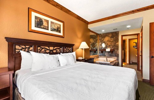 Park City Resort | Park City Utah Ski in/Ski Out Resort 2 Bedroom. Pools, Hot Tub, Free Wifi n