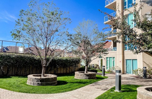 North End Apartment | Beachfront condo in great location with hot tub, pool, sauna, gym, beach views
