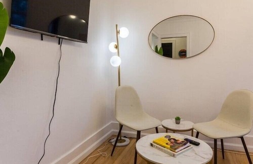 East Avenue Apartment | This apartment is a 1 bedroom(s), 1 bathrooms, located in Rochester, NY.