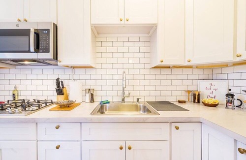 East Avenue Apartment | This apartment is a 1 bedroom(s), 1 bathrooms, located in Rochester, NY.