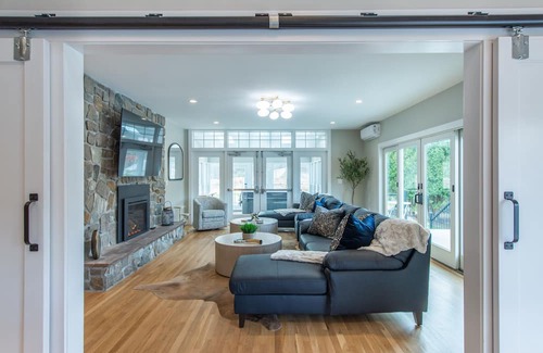 Middleville House | Countryside house with pool, hot tub, sauna