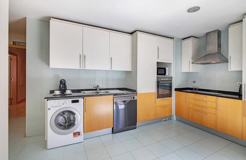 Olhao Apartment | Holiday Apartment "Rossi's Ap" with Sea View, Shared Pool & Wi-Fi