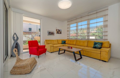 Kastel Stari Villa | Relax Villa Tanasia with a pool near Split