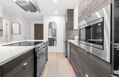 Inner Harbour Condo | Stylish One Bedroom Retreat, Downtown Victoria, Fitness Room, Incredible Location!