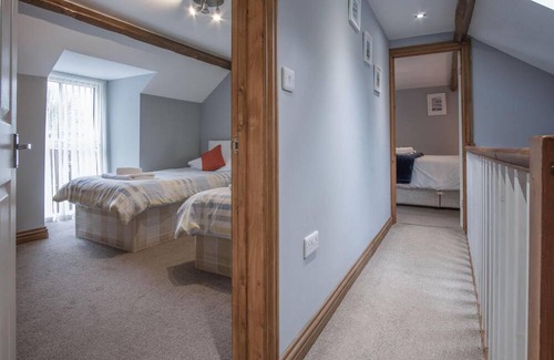 Llanddowror House | Rose Coach House - 3 Bedroom Cottage - Pendine