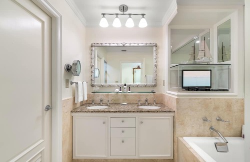 Seven Mile Beach Condo | Residence 402 3 Bedroom Condo