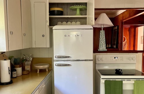 Penngrove Cabin | Willow Farm Cabin & Farm Retreat - Beautiful 100 year old cabin on farm.