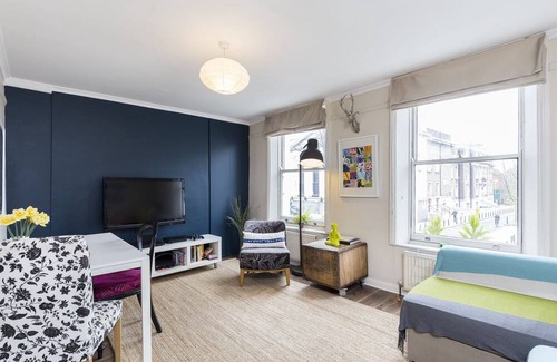 Islington Apartment | 4 Bedroom and Living Room Apartment With 2 Terraces and Over 2 Floors
