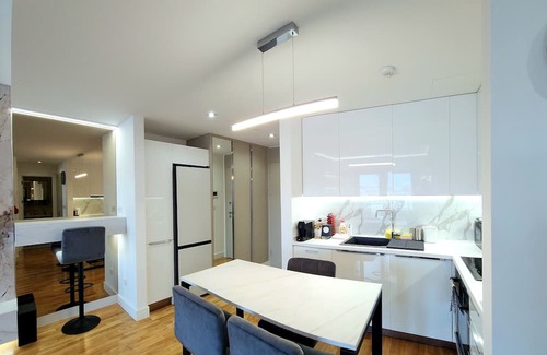 Centar Apartment | Diamond Residences 10th fl. Lux Apt. w/ City view and Free Parking