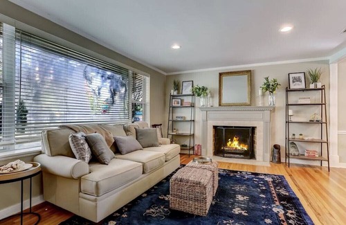 Miramar House | Historic SanMarco Hideaway for 4