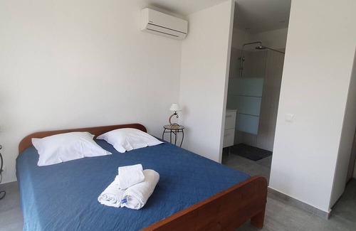 Cirendinu Villa | Villa 'Casa Vigna' with Private Pool, Wi-Fi and Air Conditioning