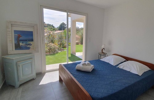 Cirendinu Villa | Villa 'Casa Vigna' with Private Pool, Wi-Fi and Air Conditioning