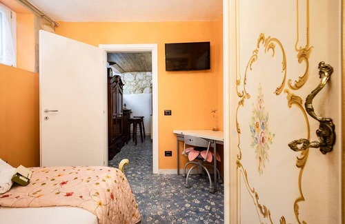 Est Apartment | Stanza Arancio - Villa Angelina - Pet Friendly