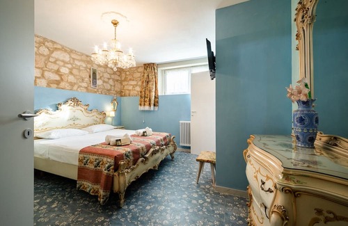 Est Apartment | Stanza La Veneziana - Villa Angelina - Pet Friendly