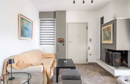 Porto Rafti Apartment | Escape in Porto Rafti - A Spacious Coastal Haven