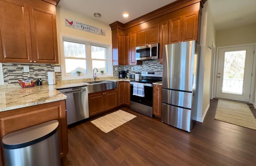 Rileyville House | New -Shenandoah-HotTub-PetFriendly-Secluded-Sleep 12