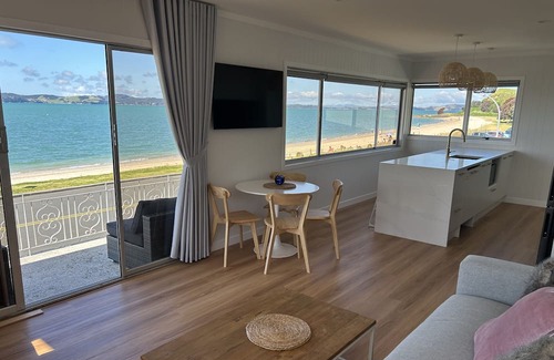 Maraetai House | Maraetai Beachfront Retreat