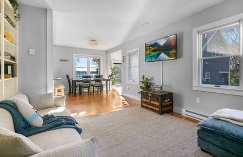 West Mystic House | W Henderson House Waterview Escape