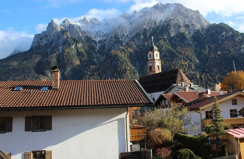 Mittenwald Apartment | Ferienwohnung Beda im Zentrum von Mittenwald mit Schönem Blick auf den Karwendel