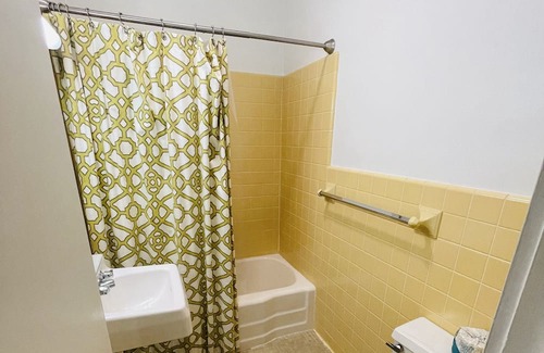 Clemmons Apartment | Tangelwood Room double - Non- Smoking- No Pet
