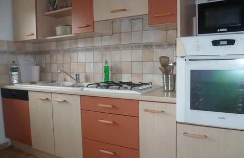 Brive-la-Gaillarde House | Maison de Ville Individuelle Avec Grand Jardin Pour des Vacances en Famille