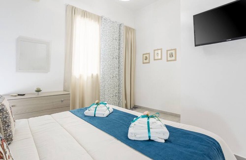 Terrasini House | Holiday Home 'Ciuri D'amuri' with Air Conditioning