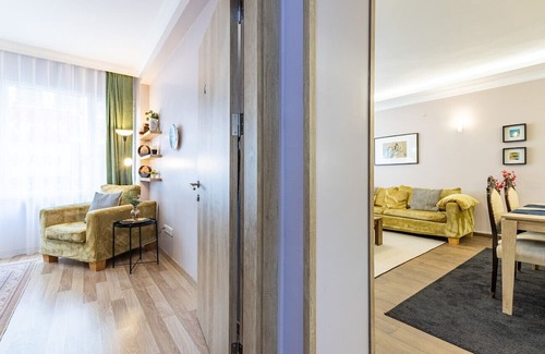 Cumhuriyet Apartment | Missafir Sleek and Central Flat in Nisantasi
