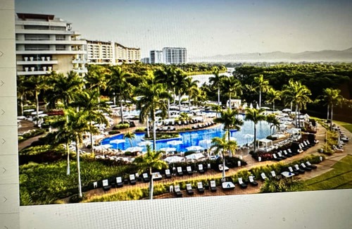 Bajio Villa | GRAND LUXXE I BDRM VILLA, SlEEPS 4-6, amazing golf, pools, spas & restaurants.