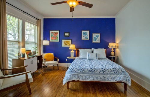 Georgetown Cottage | Room with private entrance in an adorable bungalow in Old Town Georgetown TX!