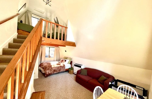 Echo Lake Cabin | Cozy chalet near Sierra at Tahoe ski lift