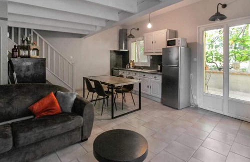 Marcoux House | This beautiful and modern vacation home welcomes you with a breathtaking mountain view.