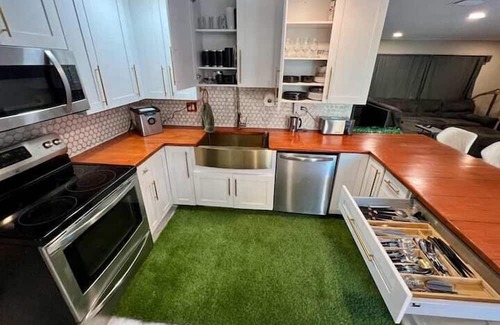 Deerfield Beach Apartment | 3 Bedroom 754301 by Houzlet
