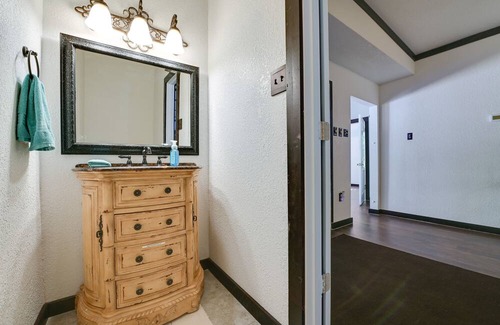 Flower Mound House | Peaceful Flower Mound Home w/ Patio on 4 Acres!