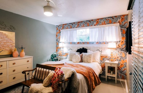 Camelback East House | Biltmore Area Industrial Cottage by Street Designs